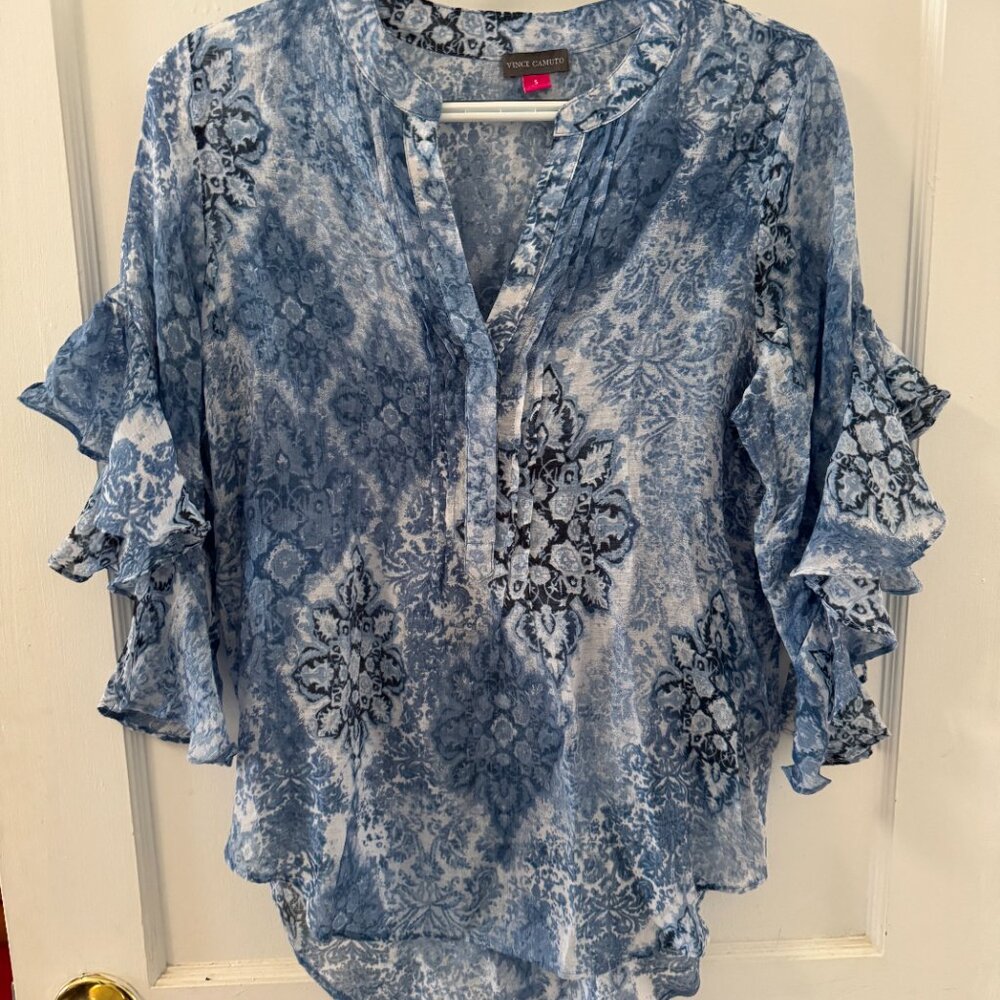 Vince Camuto Blouse Womens Small Blue Floral Chiffon Flutter Sleeve Sheer Top